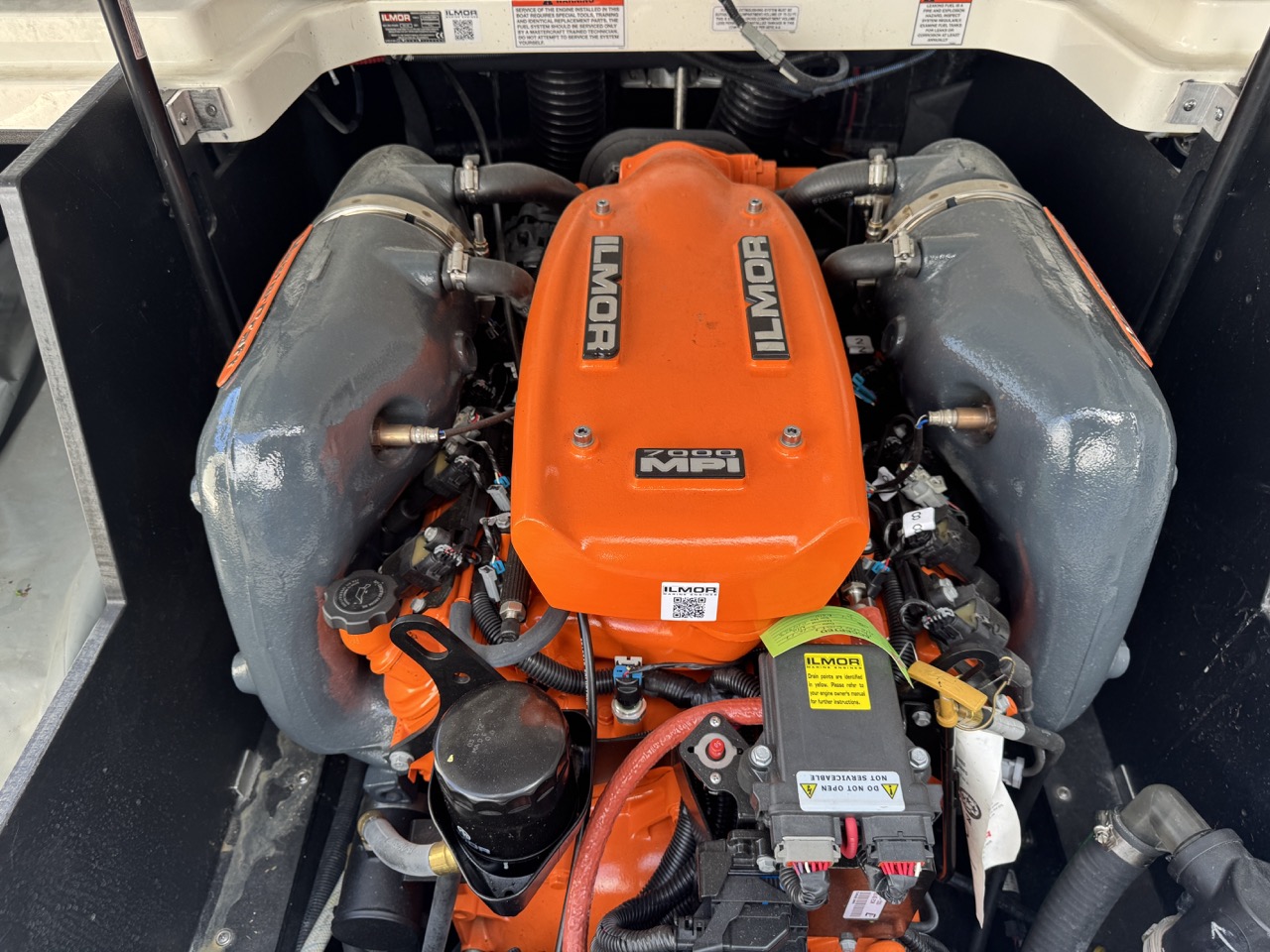 2017 Mastercraft X46 loaded with Big Motor Icon